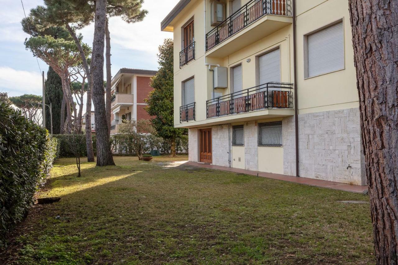 Appartamento Tina Lido di Camaiore Eksteriør bilde